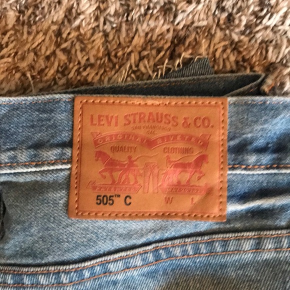 Levi’s Distressed 505s - Picture 3 of 3